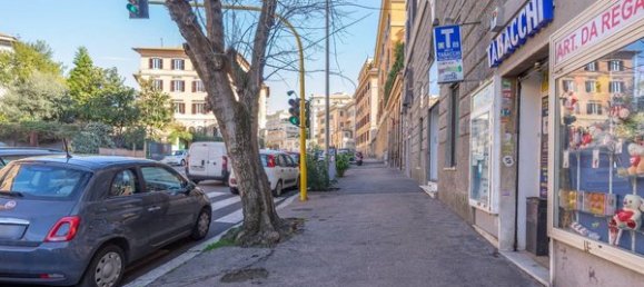 Propriété commerciale à Rome, Italy 24m² No. 220139 12