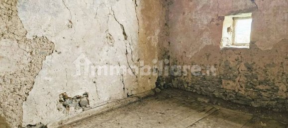 4 Schlafzimmer Haus in Montegrino Valtravaglia, Italy, Nr. 347558 3