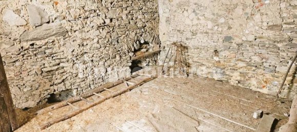 4 Schlafzimmer Haus in Montegrino Valtravaglia, Italy, Nr. 347558 5