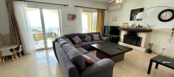 4 bedrooms Villa in Tala, Cyprus No. 82803 4
