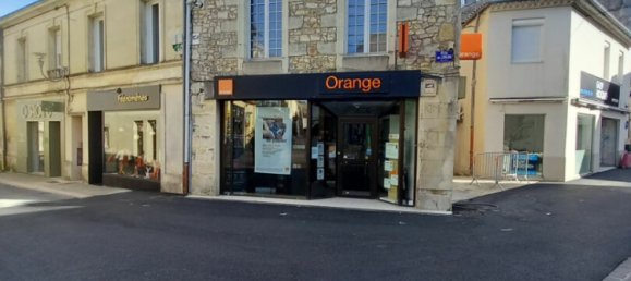 Edificio de 1 dormitorio en Lesparre-Medoc, France No. 107177 2