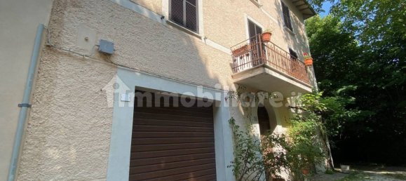 6 bedrooms Apartment in Fossato di Vico, Italy No. 293139 2