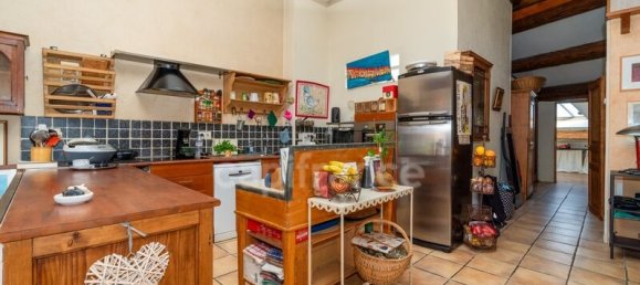 Apartamento de 2 dormitorios en Sete, France No. 299366 3