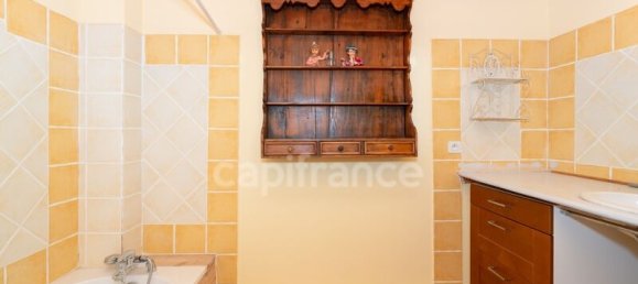 Apartamento de 2 dormitorios en Sete, France No. 299366 4