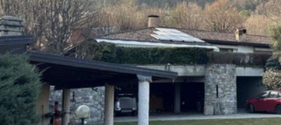 23 rooms Villa in Erba, Italy No. 2839 4