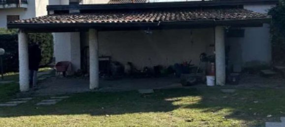 23 rooms Villa in Erba, Italy No. 2839 11