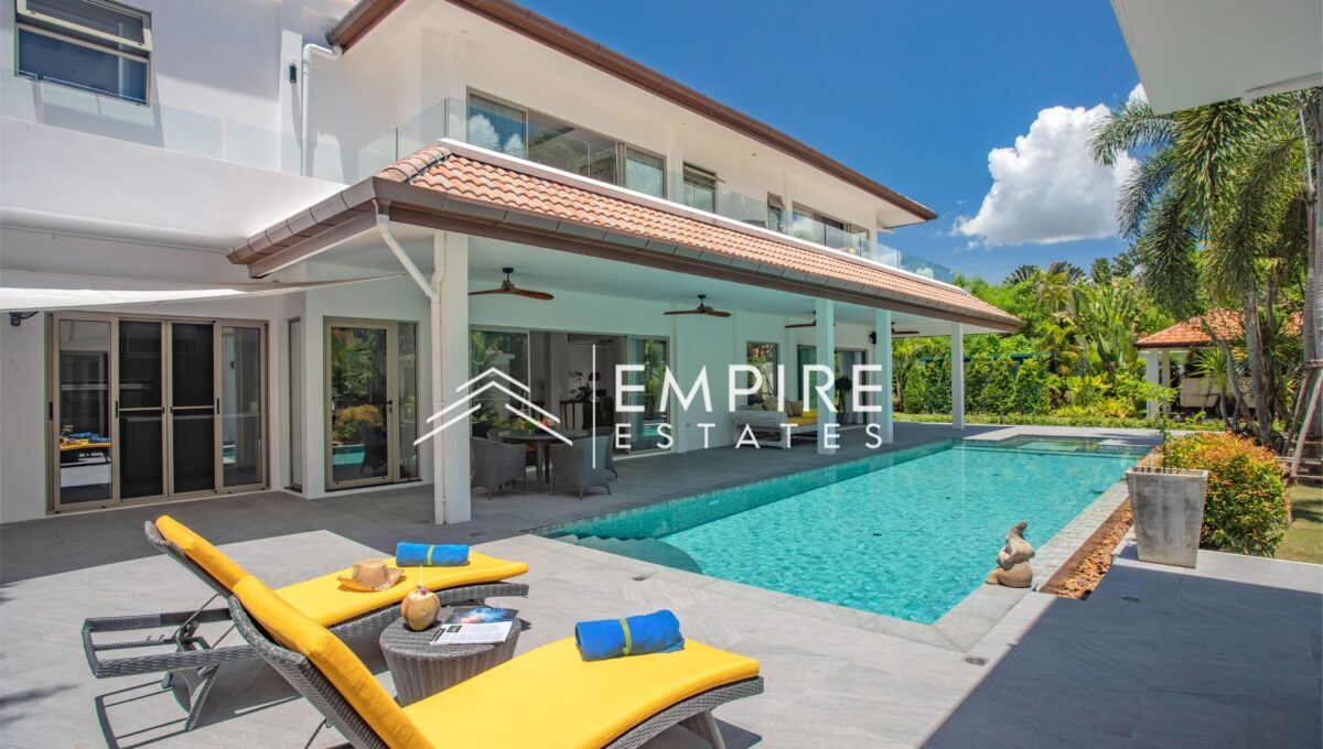 5 bedrooms Villa in Bang Tao, Thailand No. 6049