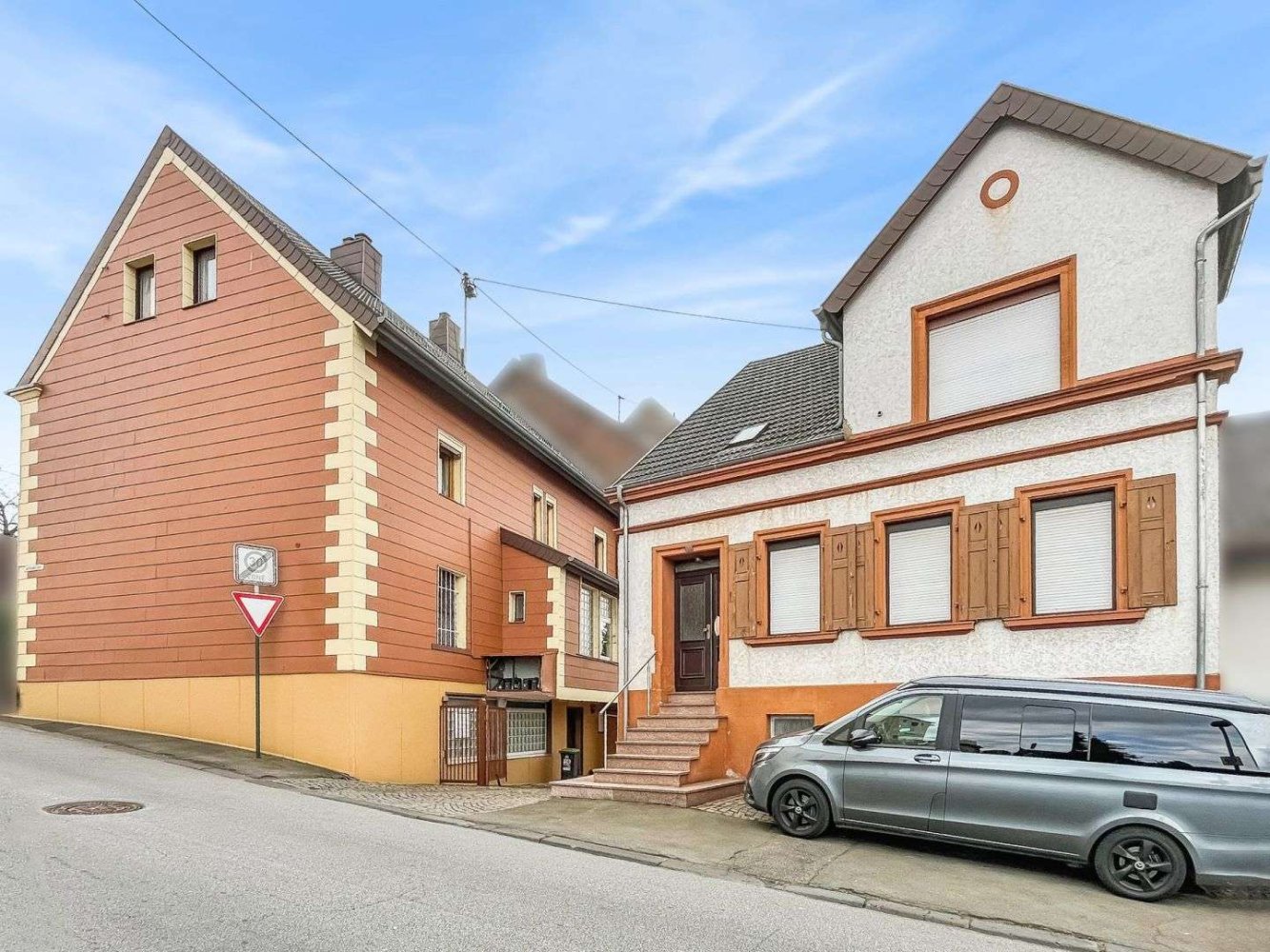 Таунхаус с 10 комнатами в Нойнкирхен, Германия № 220143