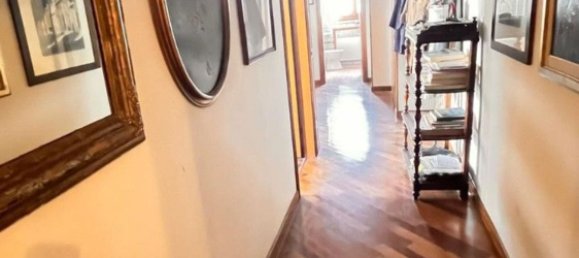 5 bedrooms Apartment in Modena, Italy No. 327807 13