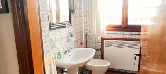 5 bedrooms Apartment in Modena, Italy No. 327807 26