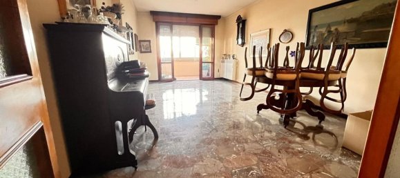 5 bedrooms Apartment in Modena, Italy No. 327807 5