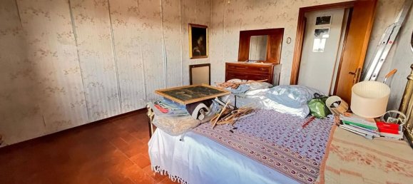 5 bedrooms Apartment in Modena, Italy No. 327807 19