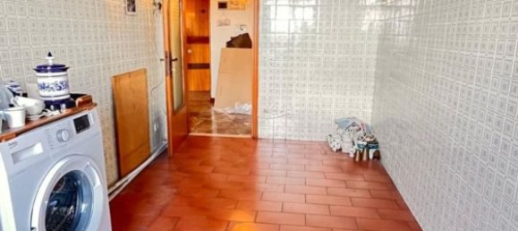 5 bedrooms Apartment in Modena, Italy No. 327807 12
