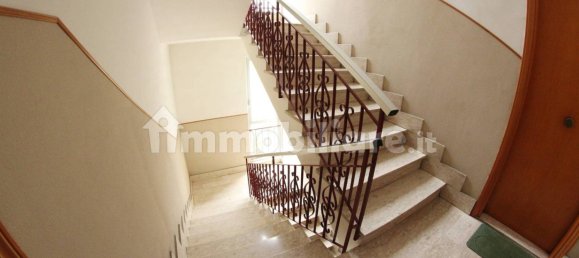 Apartamento de 3 dormitorios en Fabriano, Italy No. 170560 2