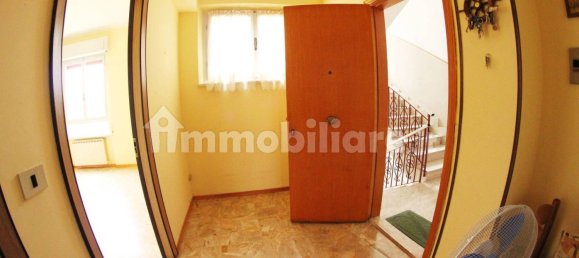 Apartamento de 3 dormitorios en Fabriano, Italy No. 170560 3