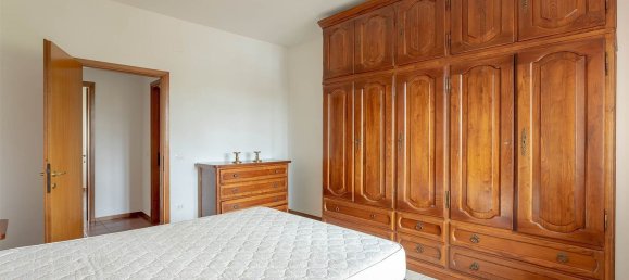 4-salle Appartement à Signa, Italy No. 14057 22