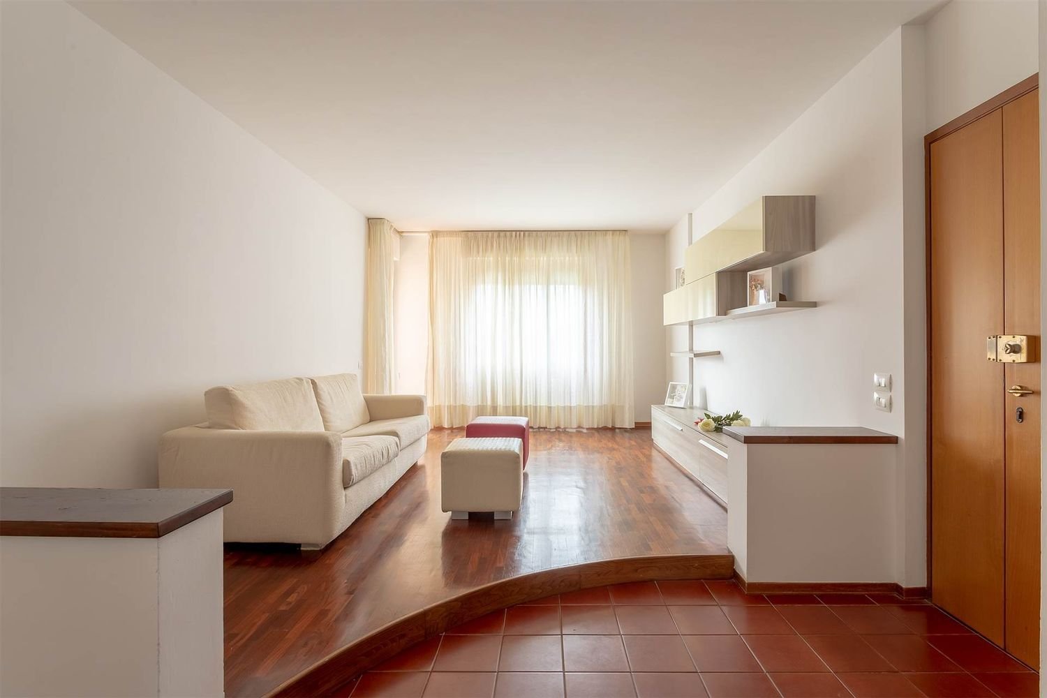 4-salle Appartement à Signa, Italy No. 14057