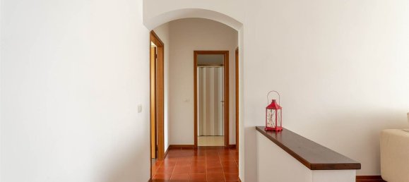 4-salle Appartement à Signa, Italy No. 14057 18