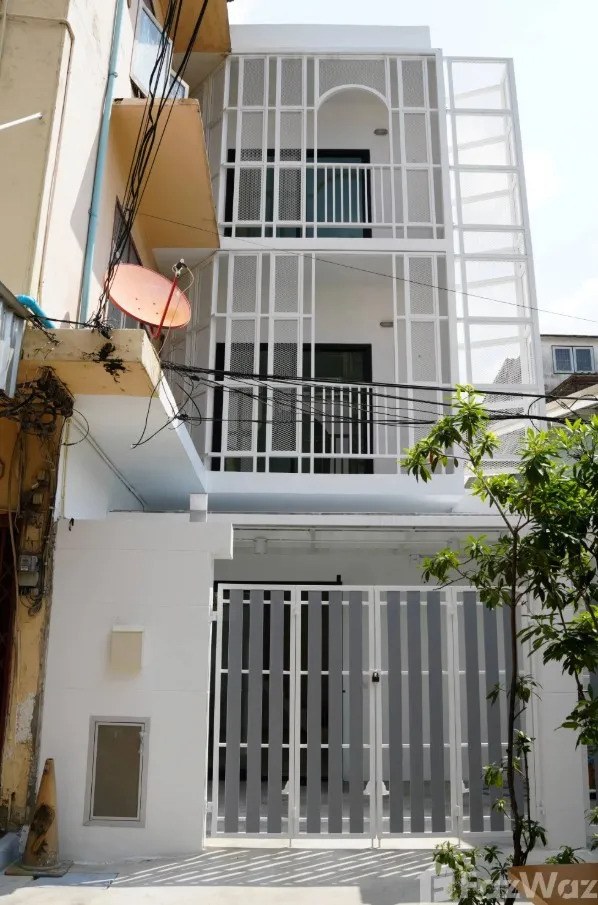 Adosado de 2 dormitorios en Bang Na, Thailand No. 75664