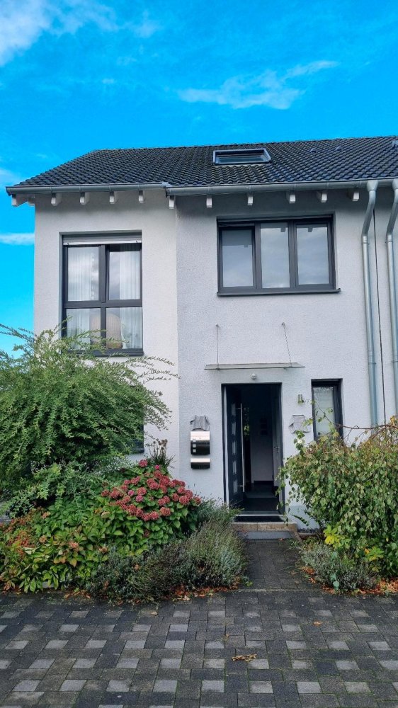 3 bedrooms Townhouse in Essen, Germany No. 297314