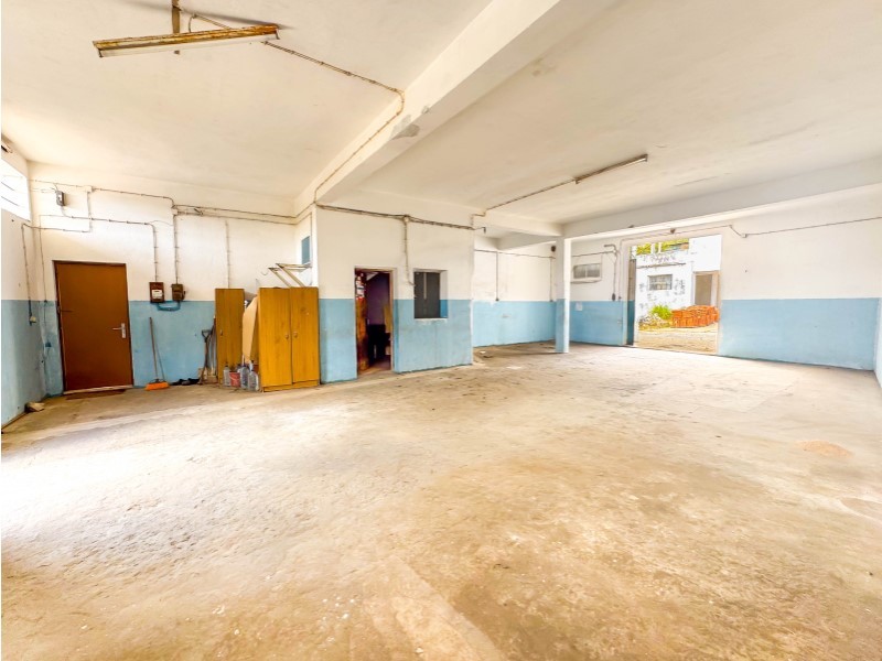 237m² Commercial property in Loule, Portugal No. 345349