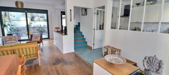 4 bedrooms Duplex in Montreuil, France No. 359361 4