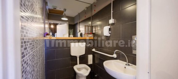 Propiedad comercial de 1 habitación en Rome, Italy No. 212912 35