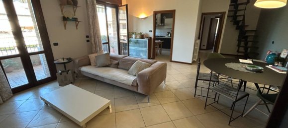 Apartamento de 7 dormitorios en Mirandola, Italy No. 370520 4