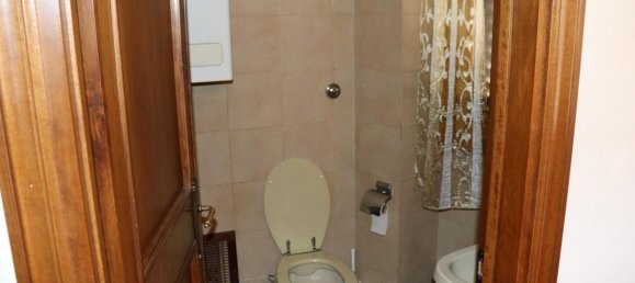 4 rooms Apartment in Montevarchi, Italy No. 230762 10