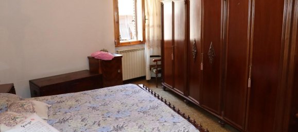 4 rooms Apartment in Montevarchi, Italy No. 230762 11