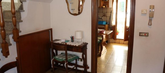 4 rooms Apartment in Montevarchi, Italy No. 230762 2