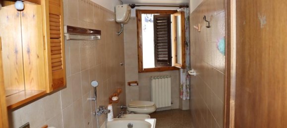 4 rooms Apartment in Montevarchi, Italy No. 230762 13