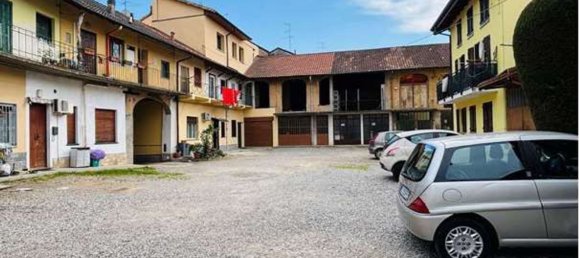 2 Schlafzimmer Wohnung in Cislago, Italy, Nr. 363493 4