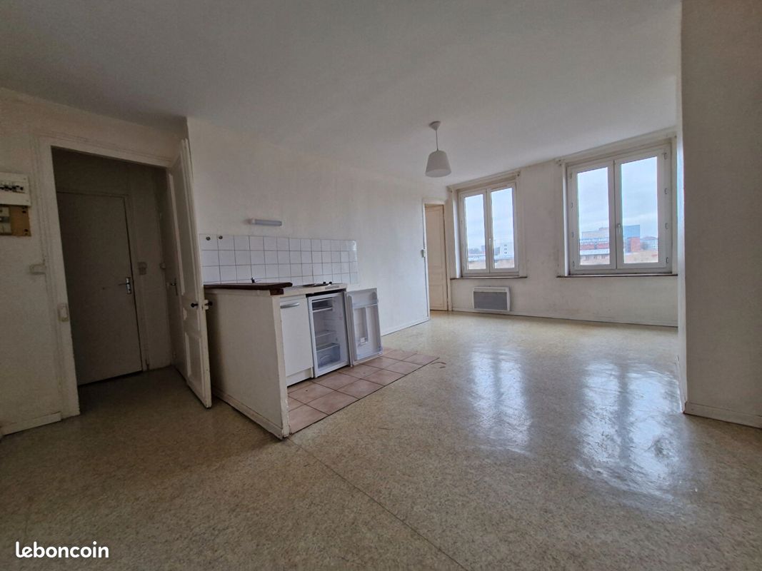 Apartamento de 3 dormitorios en Lille, France No. 82091