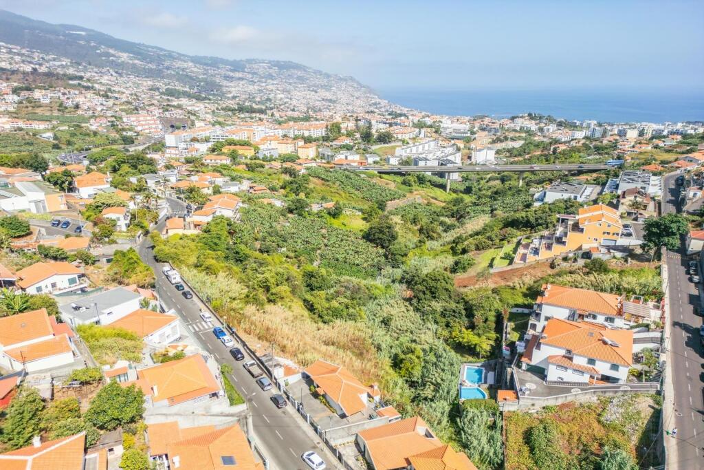  Land in Funchal, Portugal No. 294041