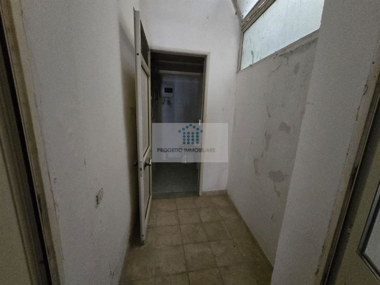 Gewerbliche Immobilie in Floridia, Italy 45m², Nr. 136093