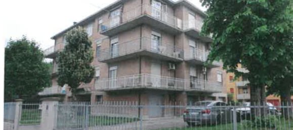 5 rooms Apartment in Rolo, Italy No. 96578 2