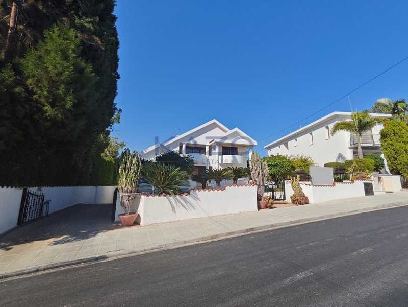 4 bedrooms House in Limassol, Cyprus No. 15600