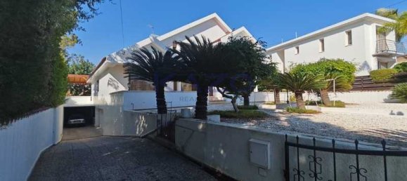 4 bedrooms House in Limassol, Cyprus No. 15600 14