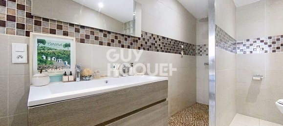 2 bedrooms House in Caen, France No. 354625 4