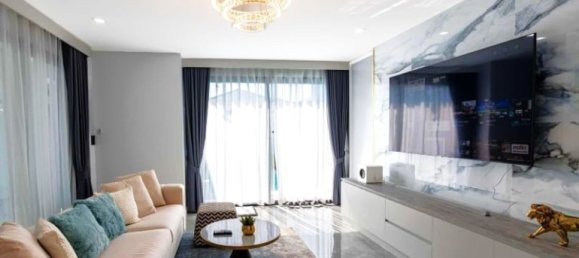 5 bedrooms House in Pattaya, Thailand No. 27057 9