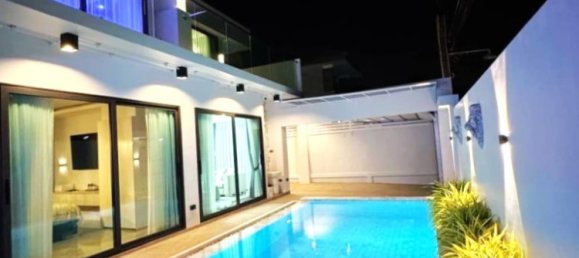 5 bedrooms House in Pattaya, Thailand No. 27057 3