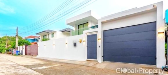 5 bedrooms House in Pattaya, Thailand No. 27057 16