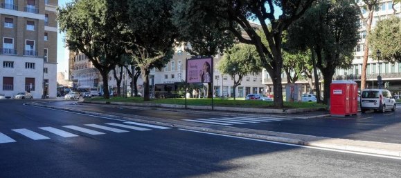 Propiedad comercial de 3 habitaciónes en Rome, Italy No. 196736 12