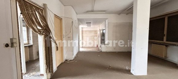 3-Zimmer Gewerbliche Immobilie in Romano Canavese, Italy, Nr. 81054 9