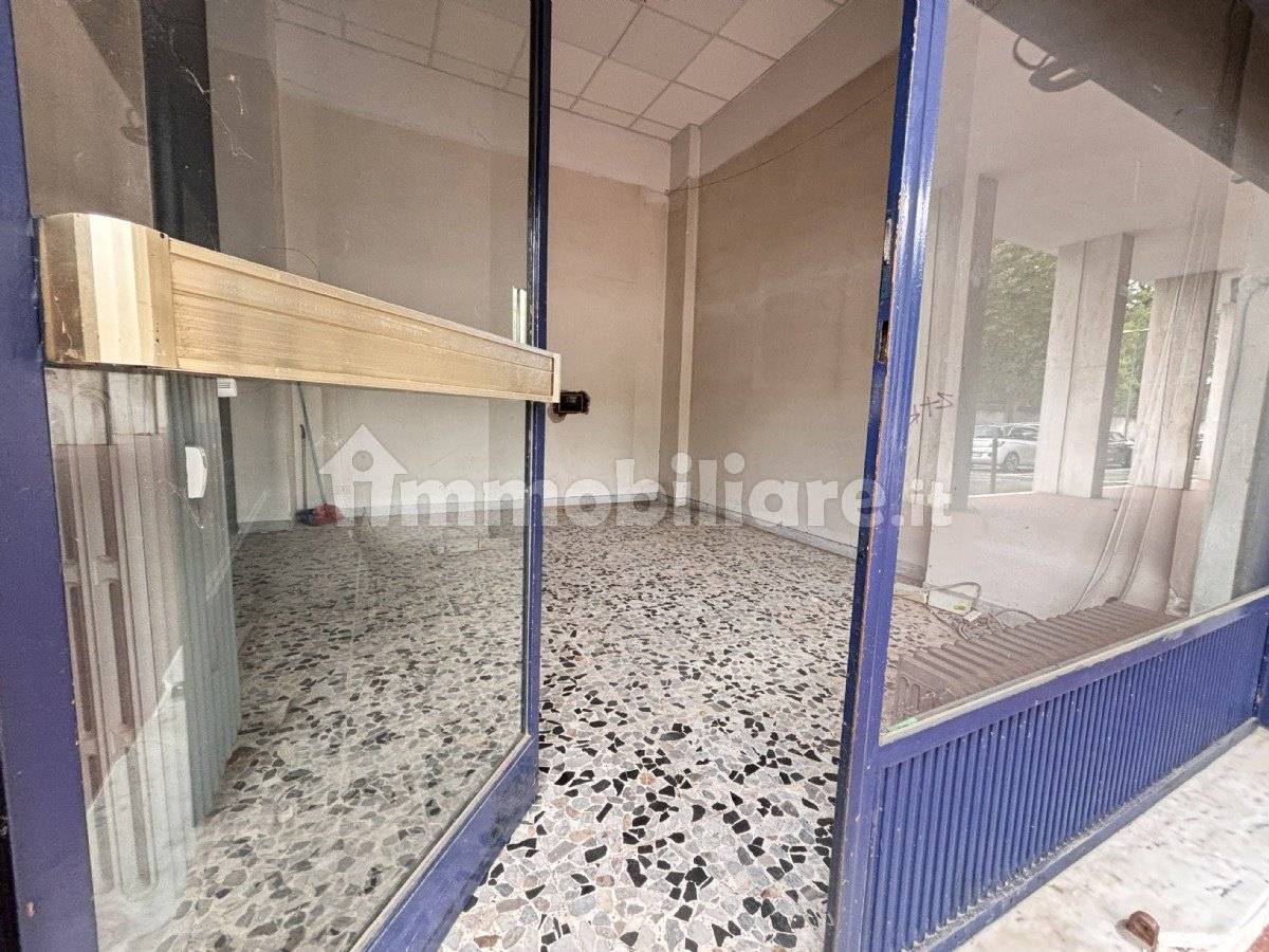 3-Zimmer Gewerbliche Immobilie in Romano Canavese, Italy, Nr. 81054