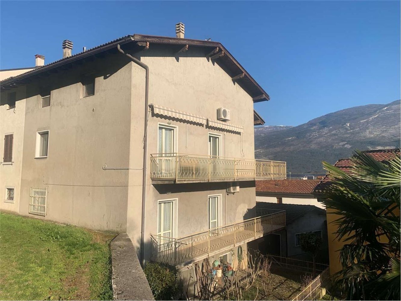 11-Zimmer Haus in Mori, Italy, Nr. 110108