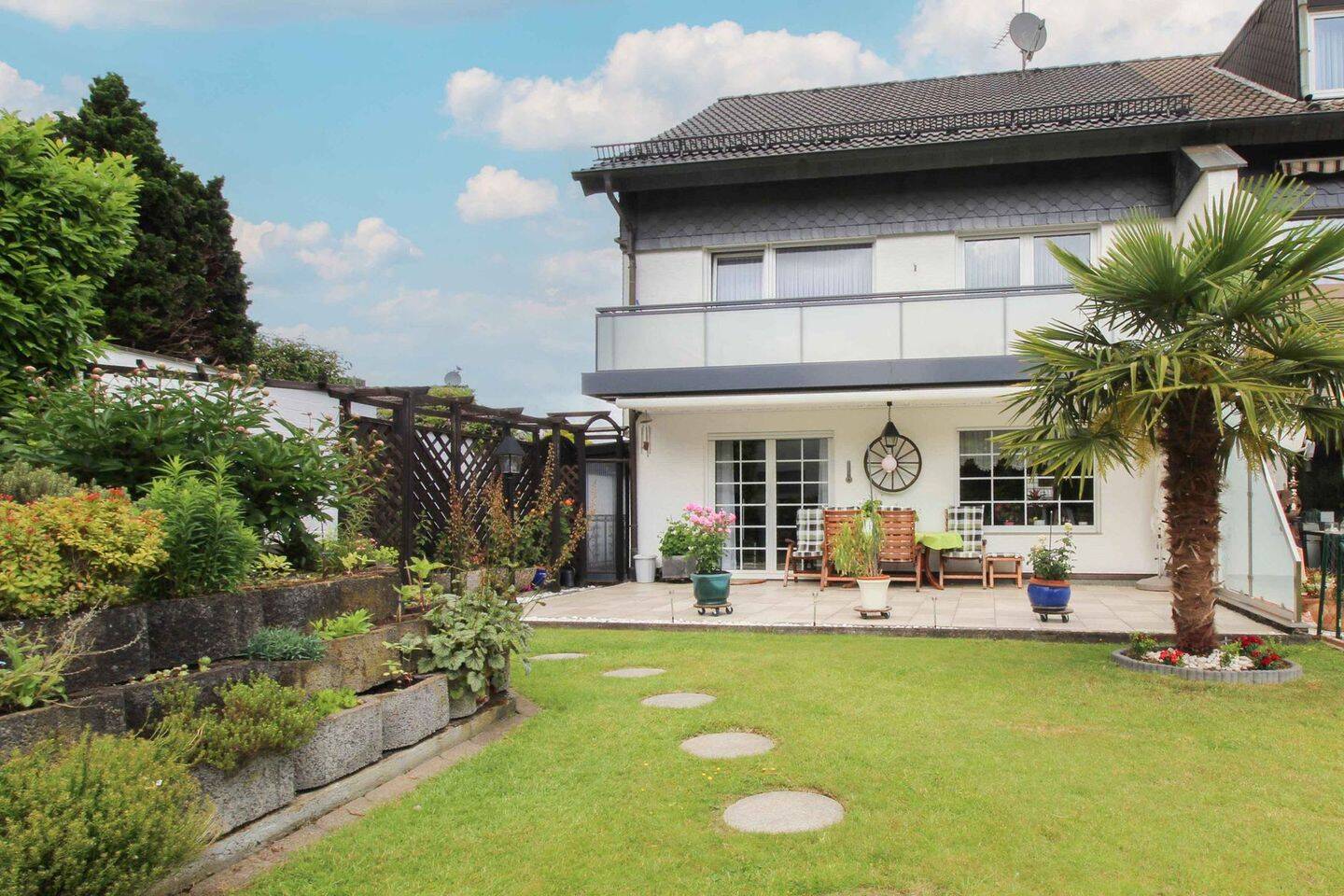 Casa de 2 dormitorios en Burscheid, Germany No. 309972