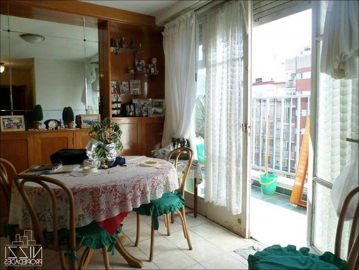 Apartamento de 2 dormitorios en Buenos Aires, Argentina No. 10647