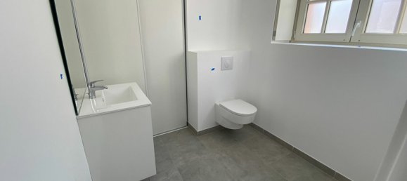 4 bedrooms House in Orleans, France No. 80322 7